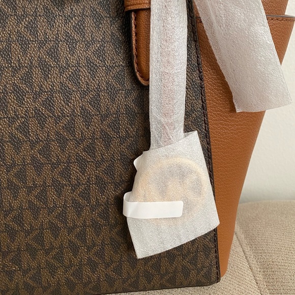 BRAND NEW⚡️Micheal Kors Charlotte Large Logo and Leather Top-Zip Tote Bag - Picture 2 of 9